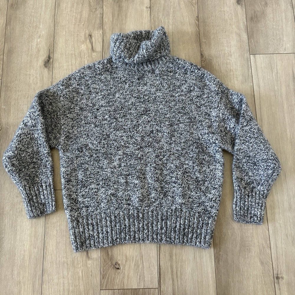 Zara Knit Relaxed Turtleneck Sweater Gray Wool Blend Size Medium M‎